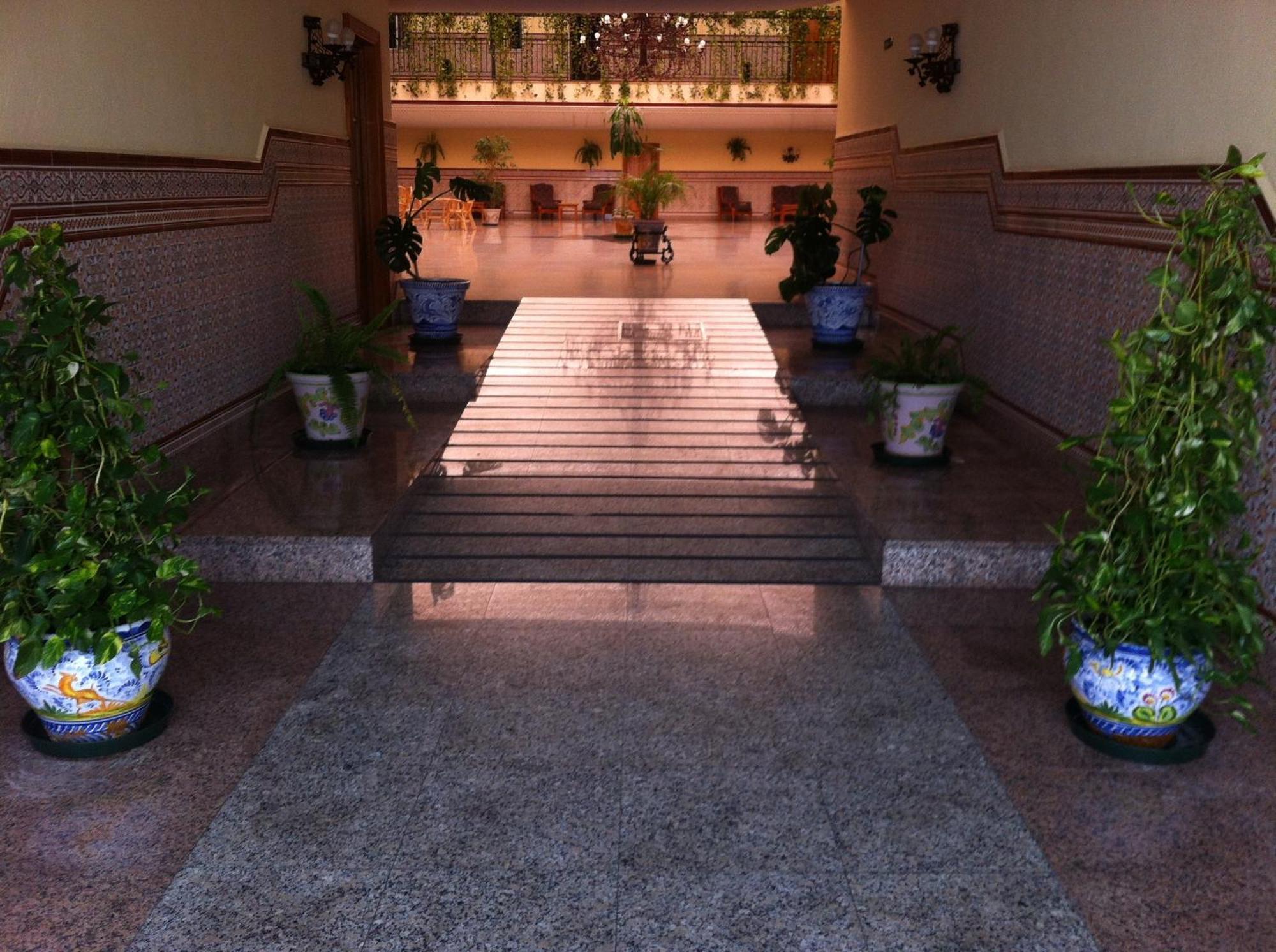 Hotel Sandra Alcalá de Guadaira Exteriér fotografie