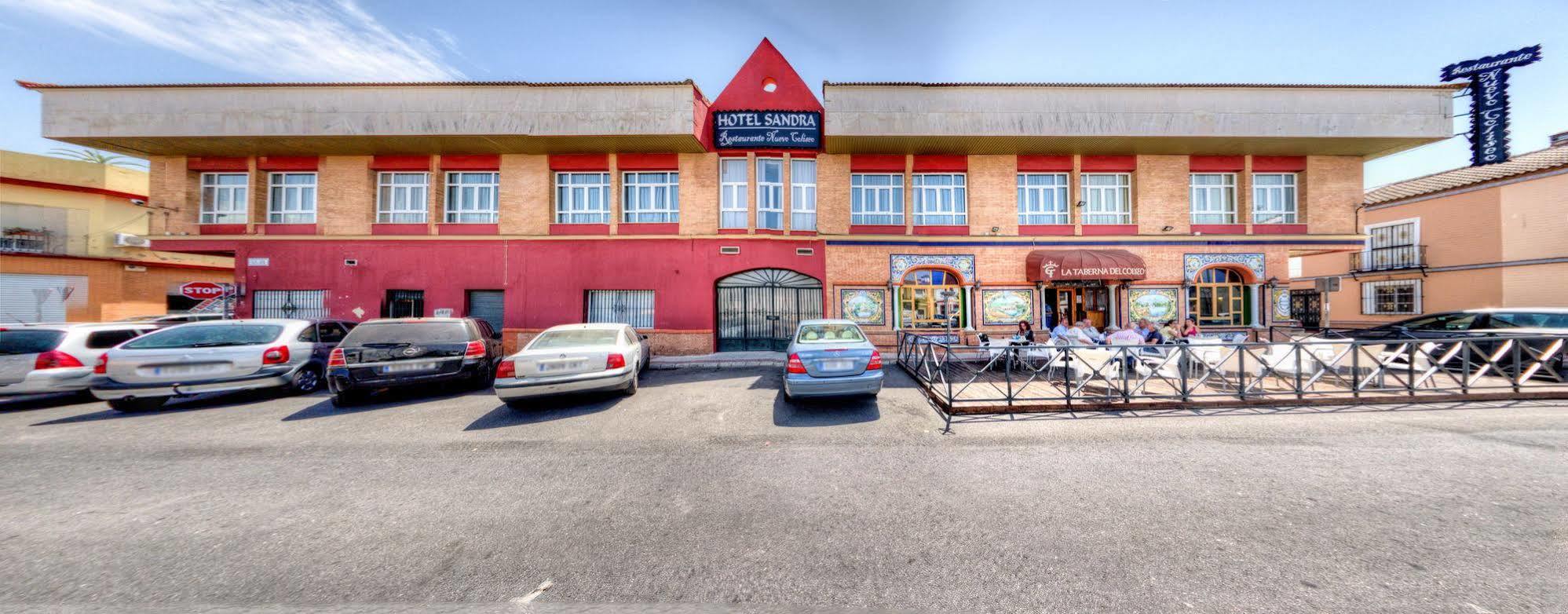 Hotel Sandra Alcalá de Guadaira Exteriér fotografie