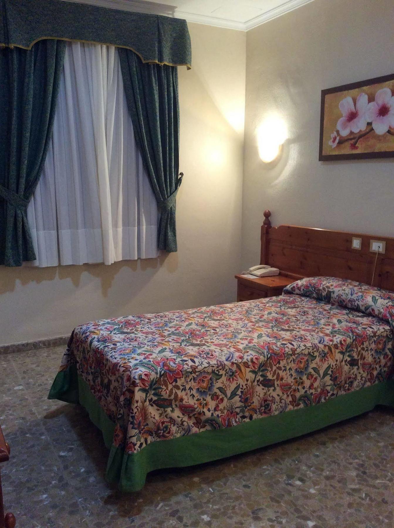Hotel Sandra Alcalá de Guadaira Exteriér fotografie