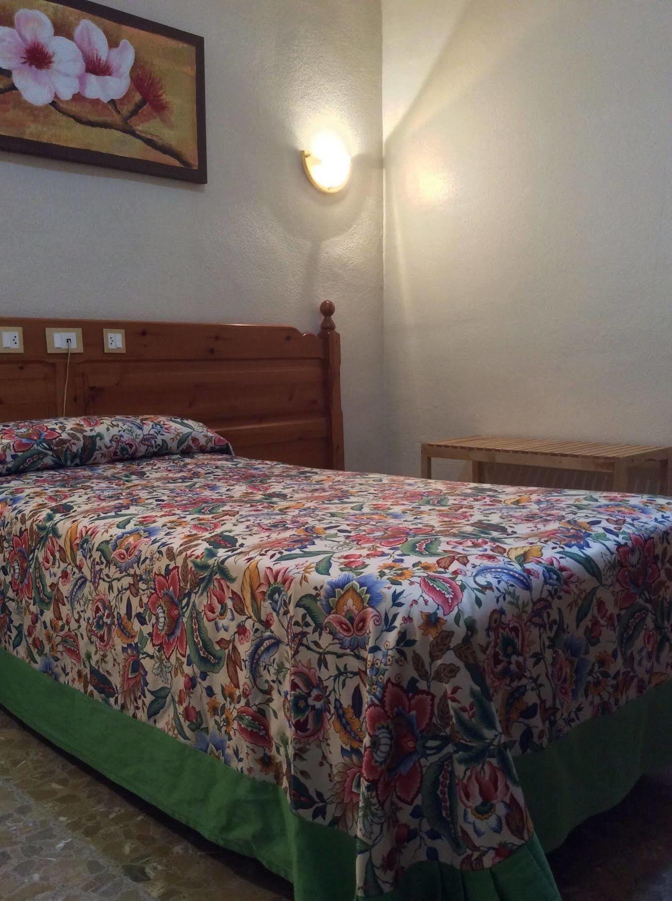 Hotel Sandra Alcalá de Guadaira Exteriér fotografie