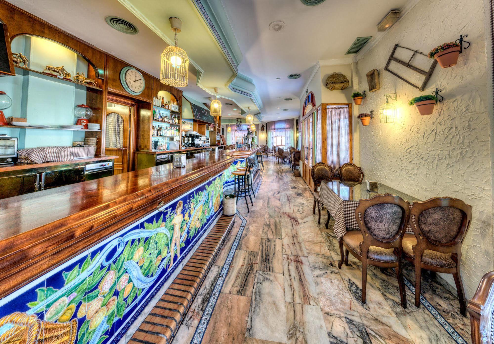 Hotel Sandra Alcalá de Guadaira Exteriér fotografie