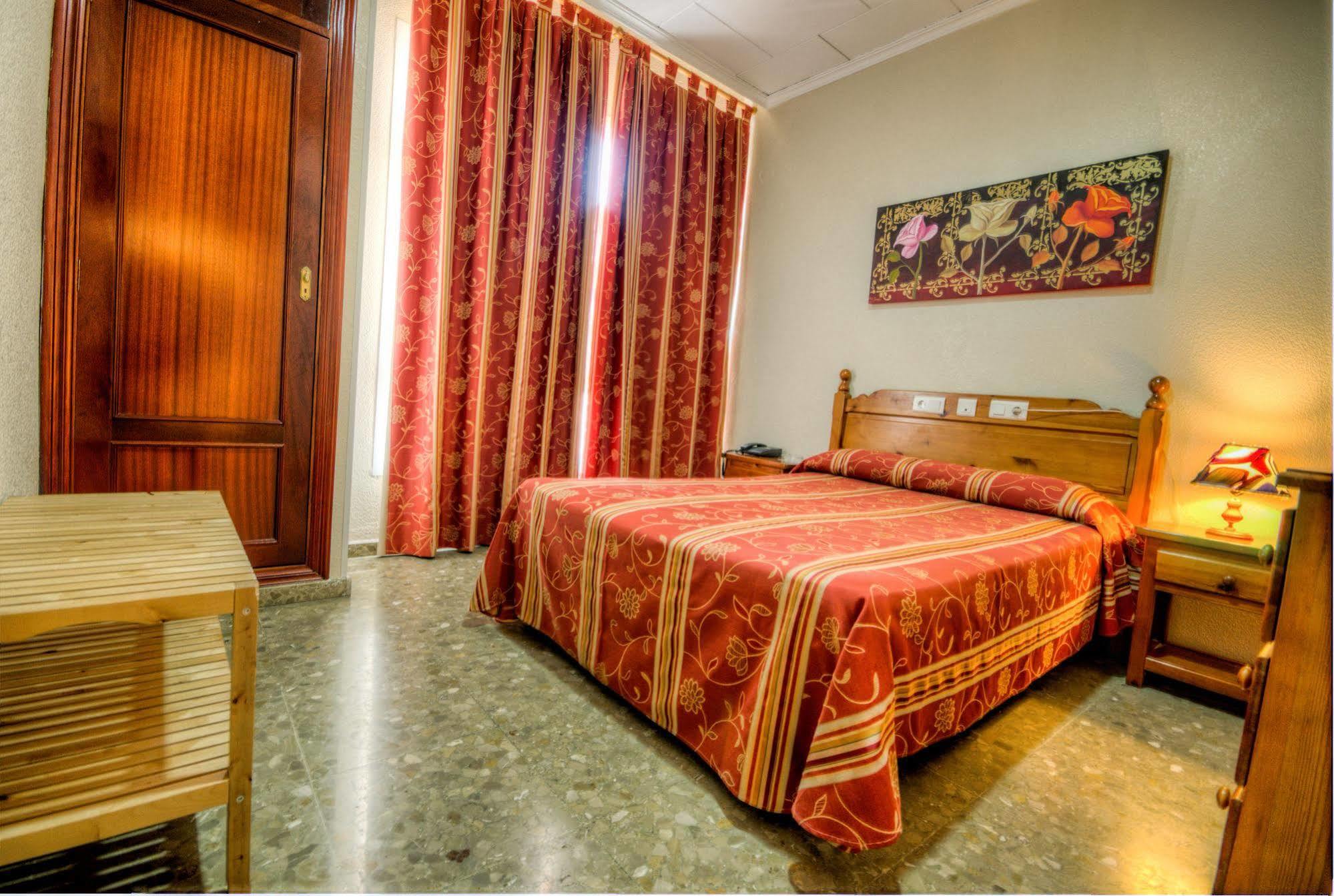 Hotel Sandra Alcalá de Guadaira Exteriér fotografie